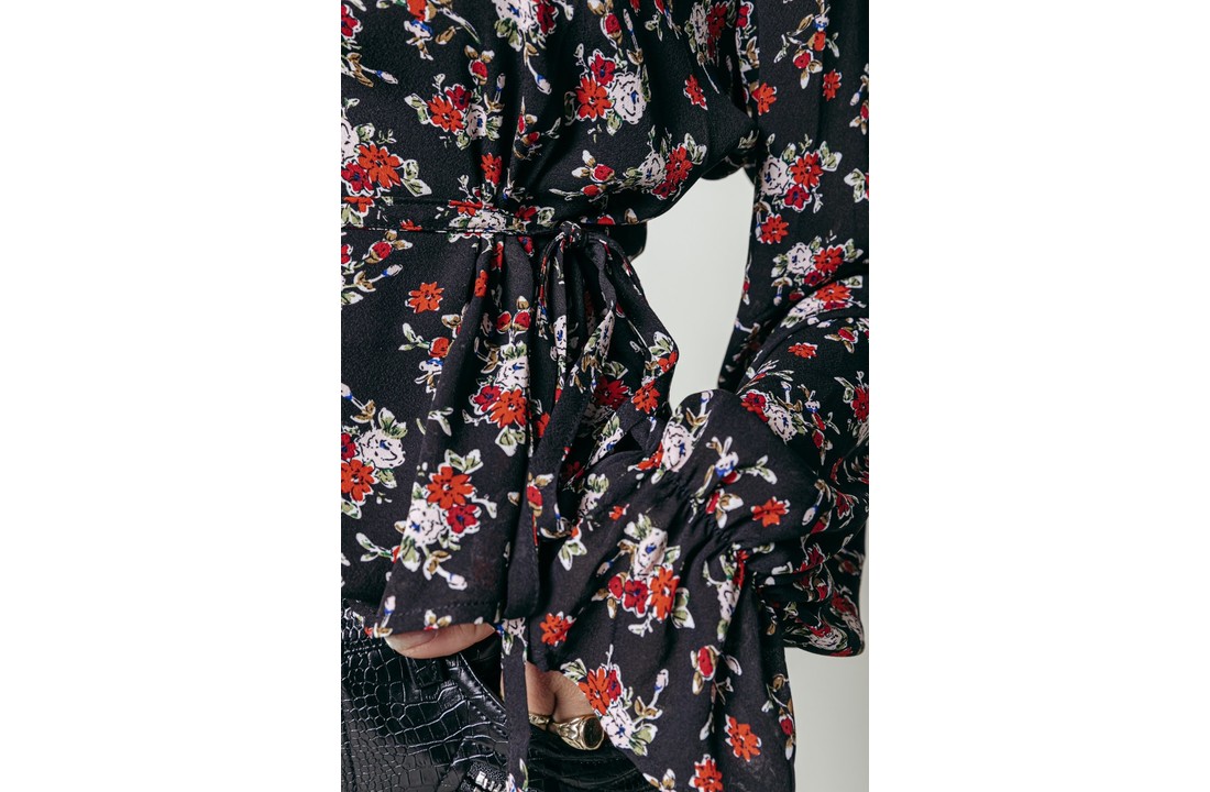 Colourful Rebel Lali Flower Pleated Blouse Woman Black/red
