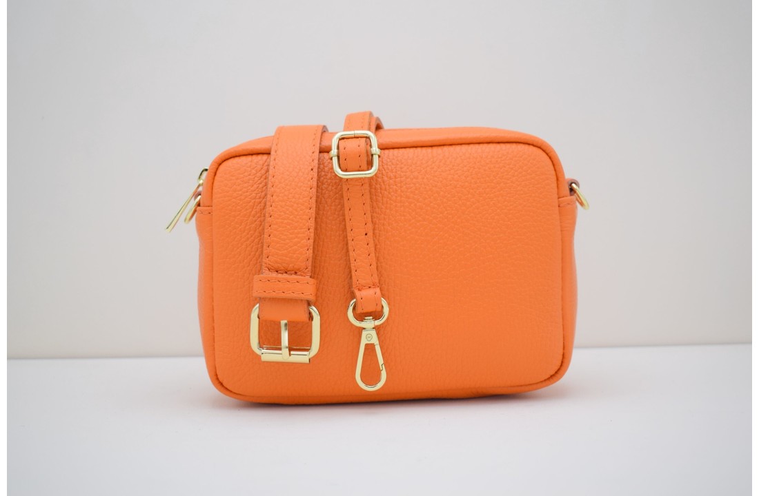 Lot orange leather