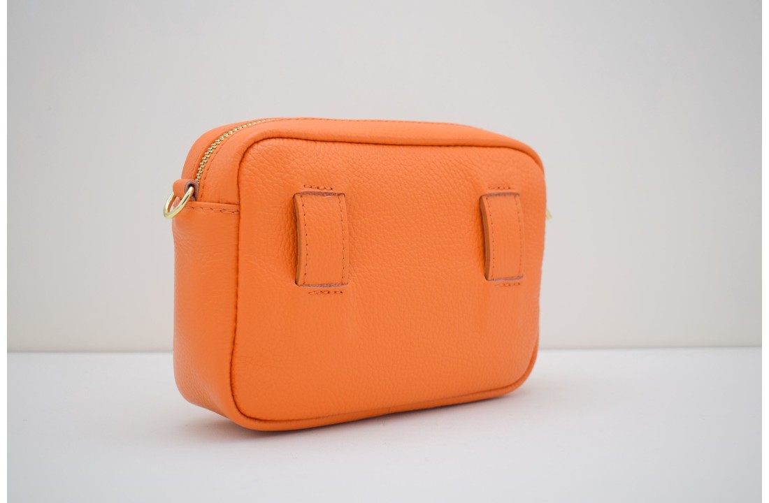 Lot orange leather