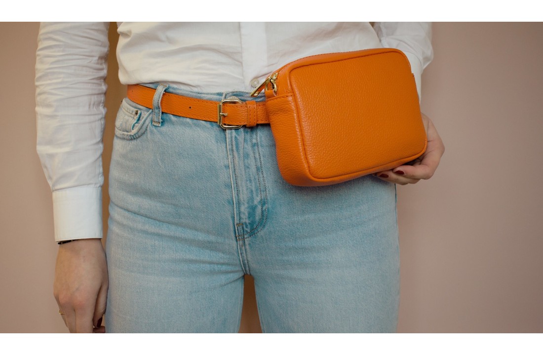 Lot orange leather