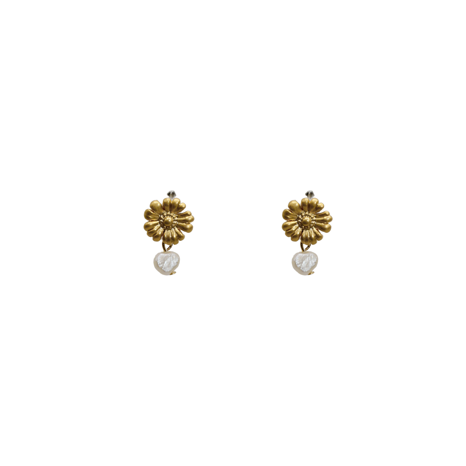 daisy with freshwater pearl pin pair of earrings
