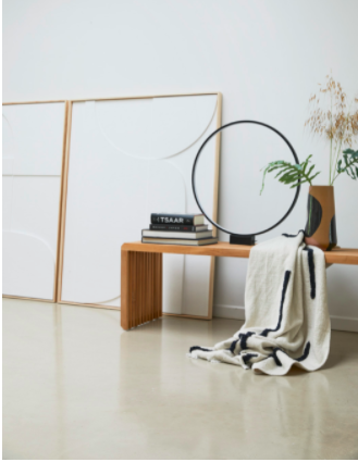 Throw Tufted black lines