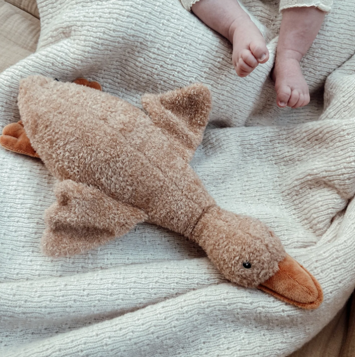 Liva (Brown) heartbeat comforter