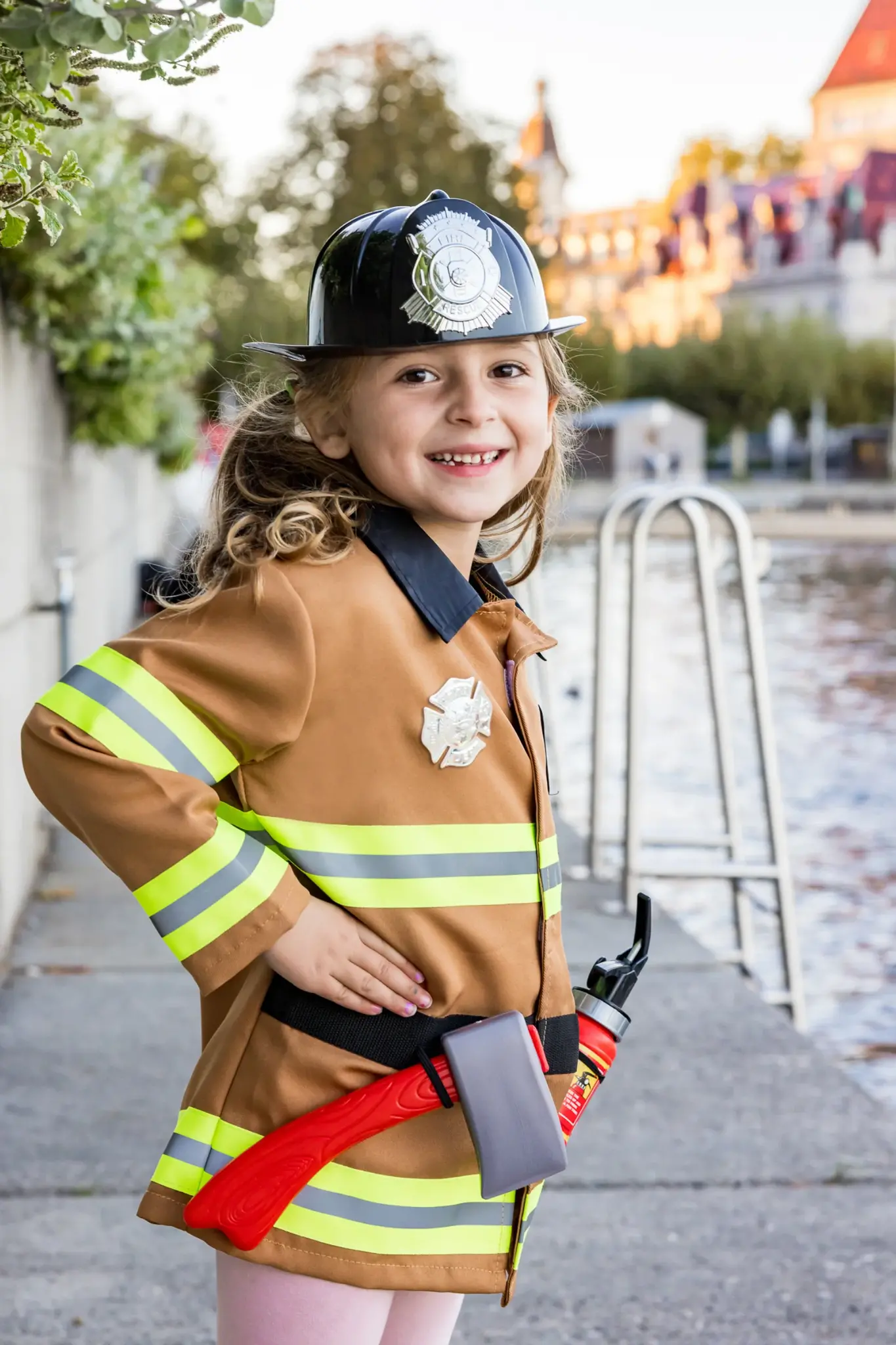 Tan Fireman with accessoiries