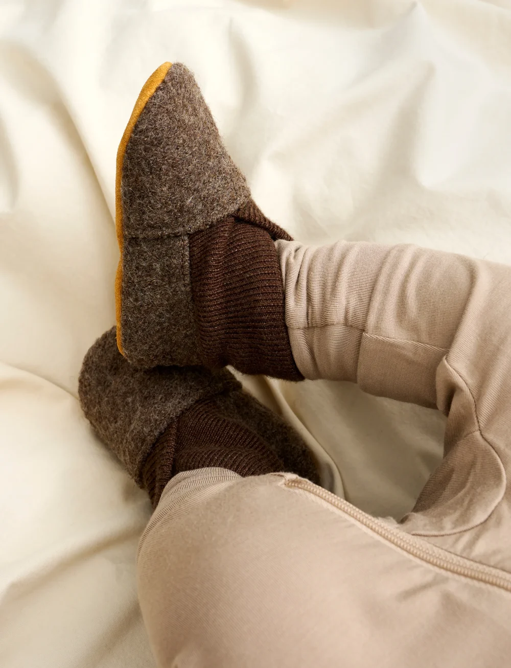Wool Slippers w. Rib Walnut
