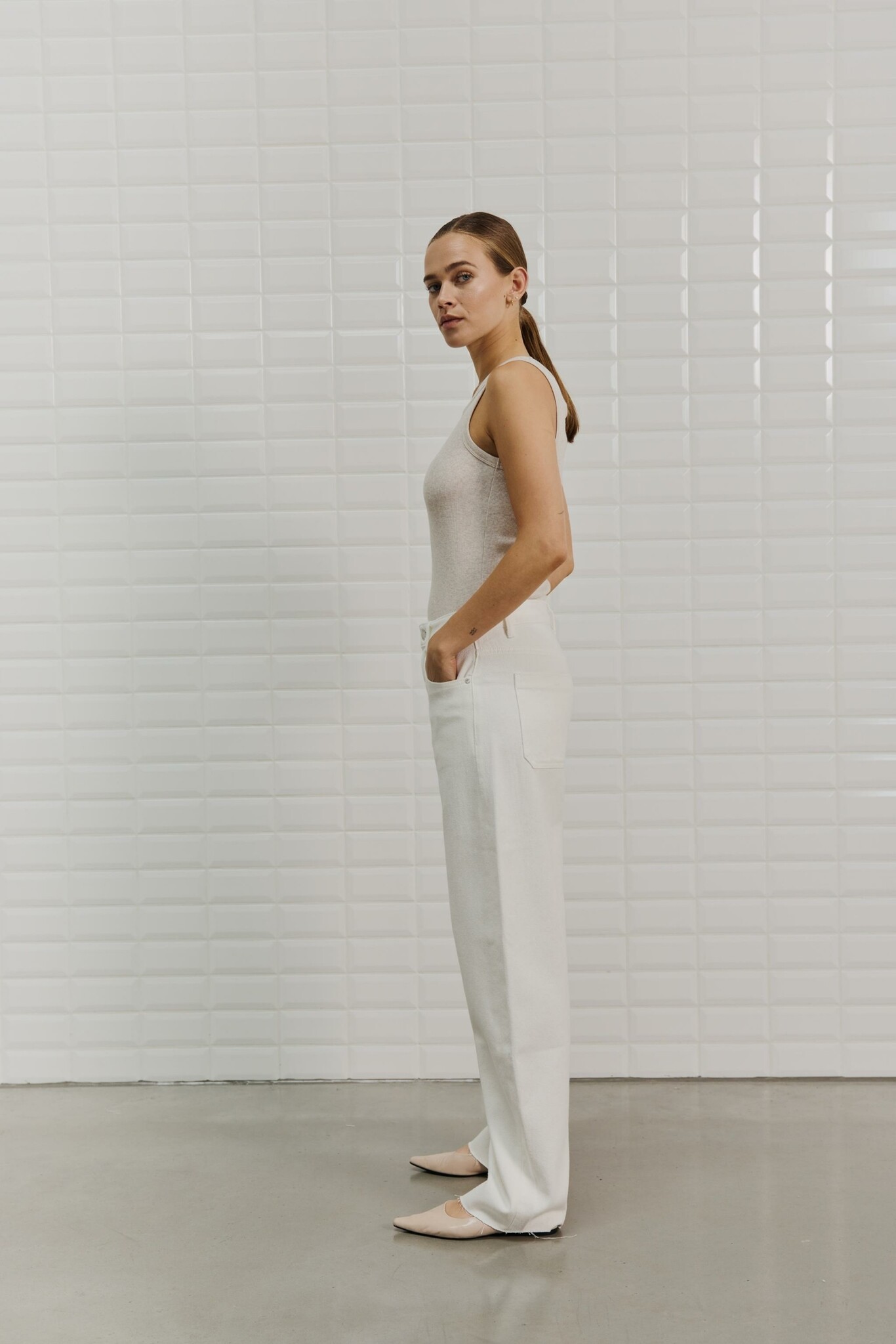 WBLPEYTON GALA MW BARREL PANT WHITE