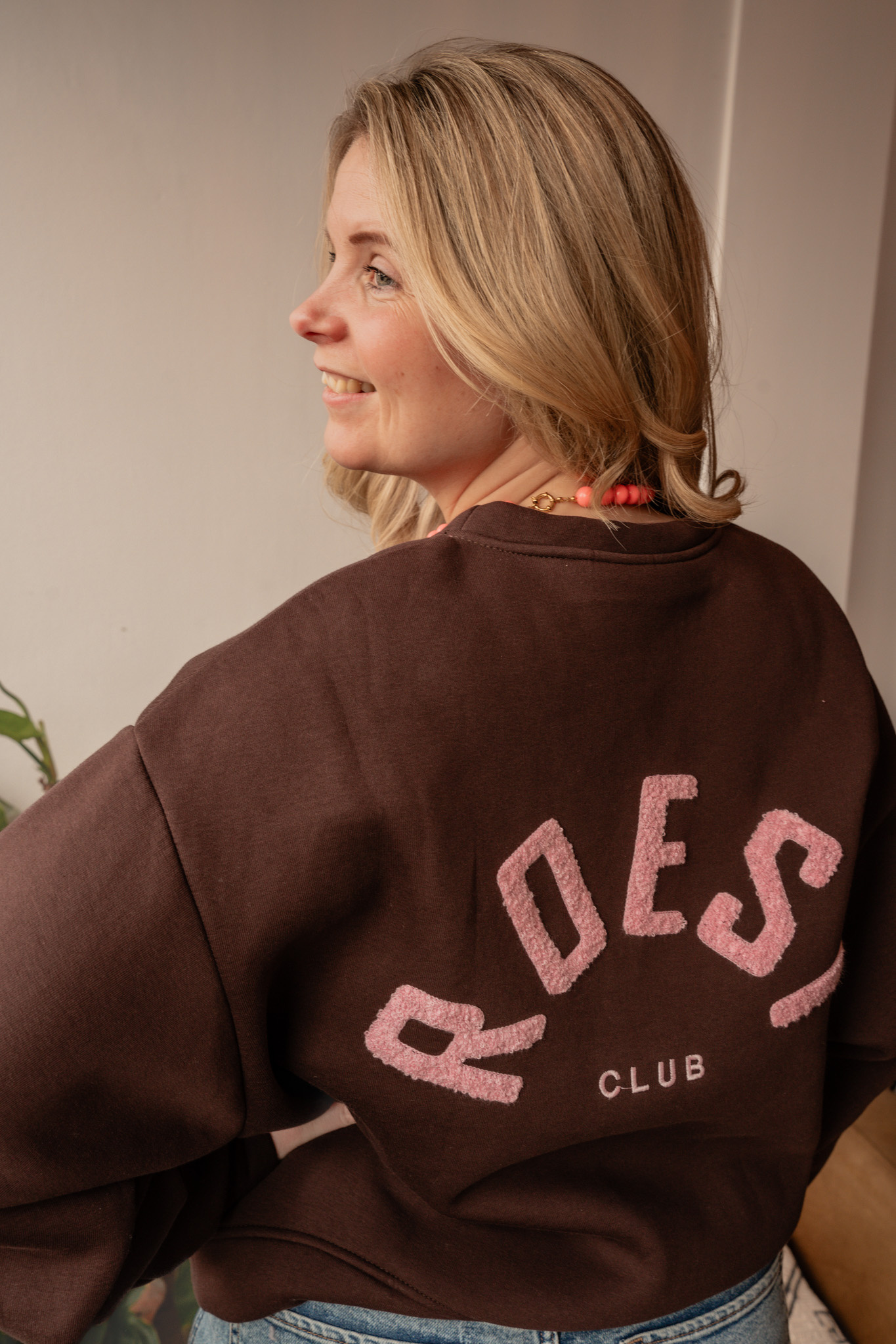 Roest sweater Chocolate Milk
