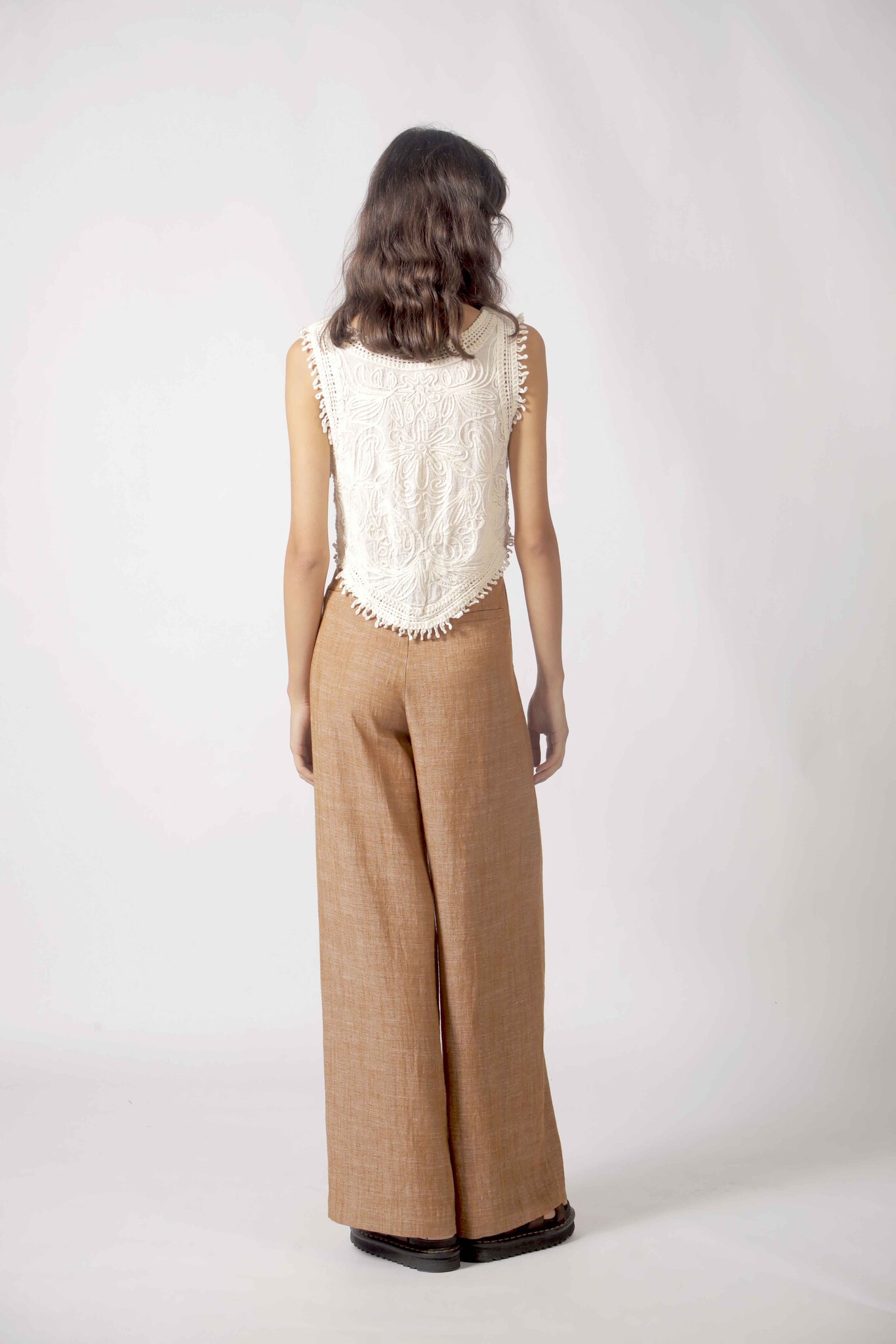 Top Embroidery Cream