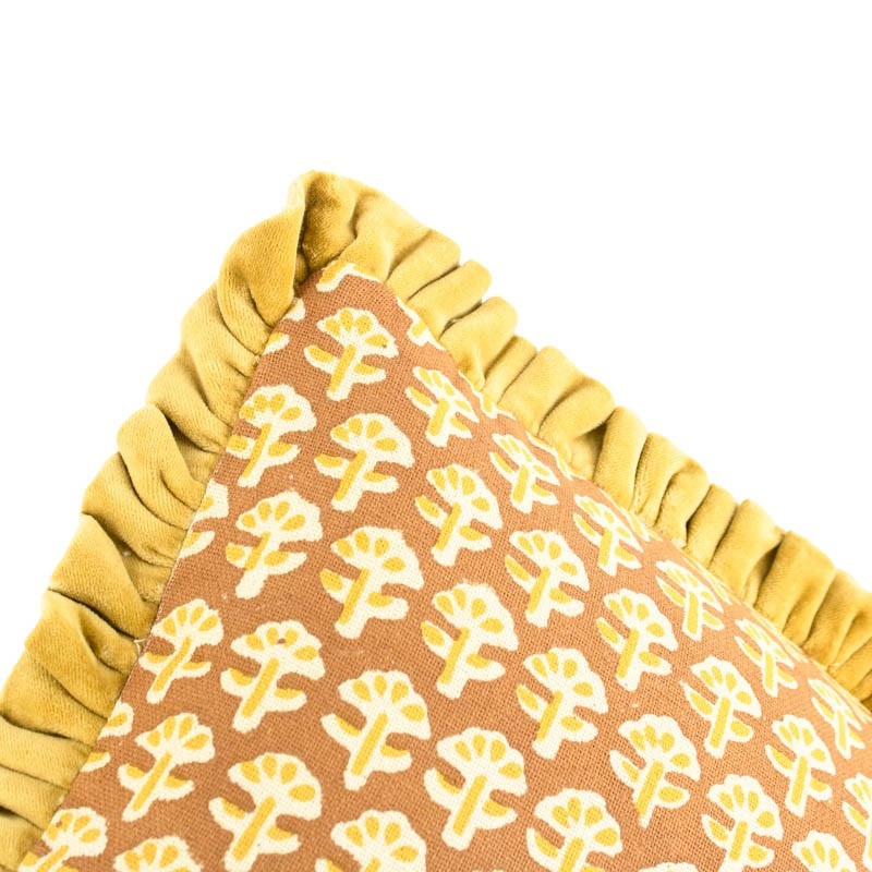 Kussen Floral Met Roezels Oker 45x45cm