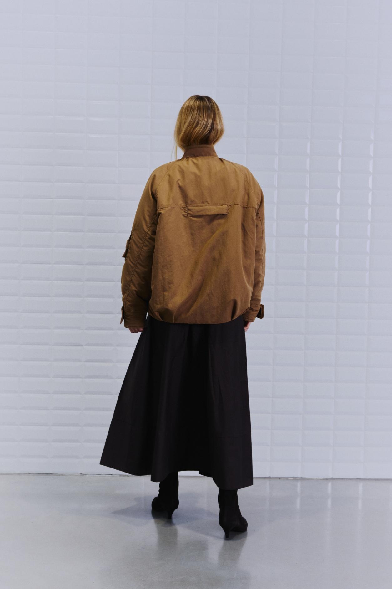 Wb Grappy Bomber Dark Camel