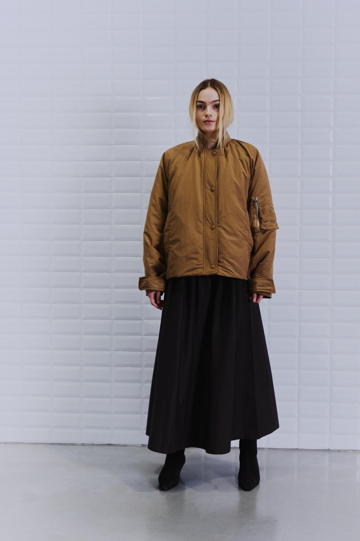Wb Grappy Bomber Dark Camel