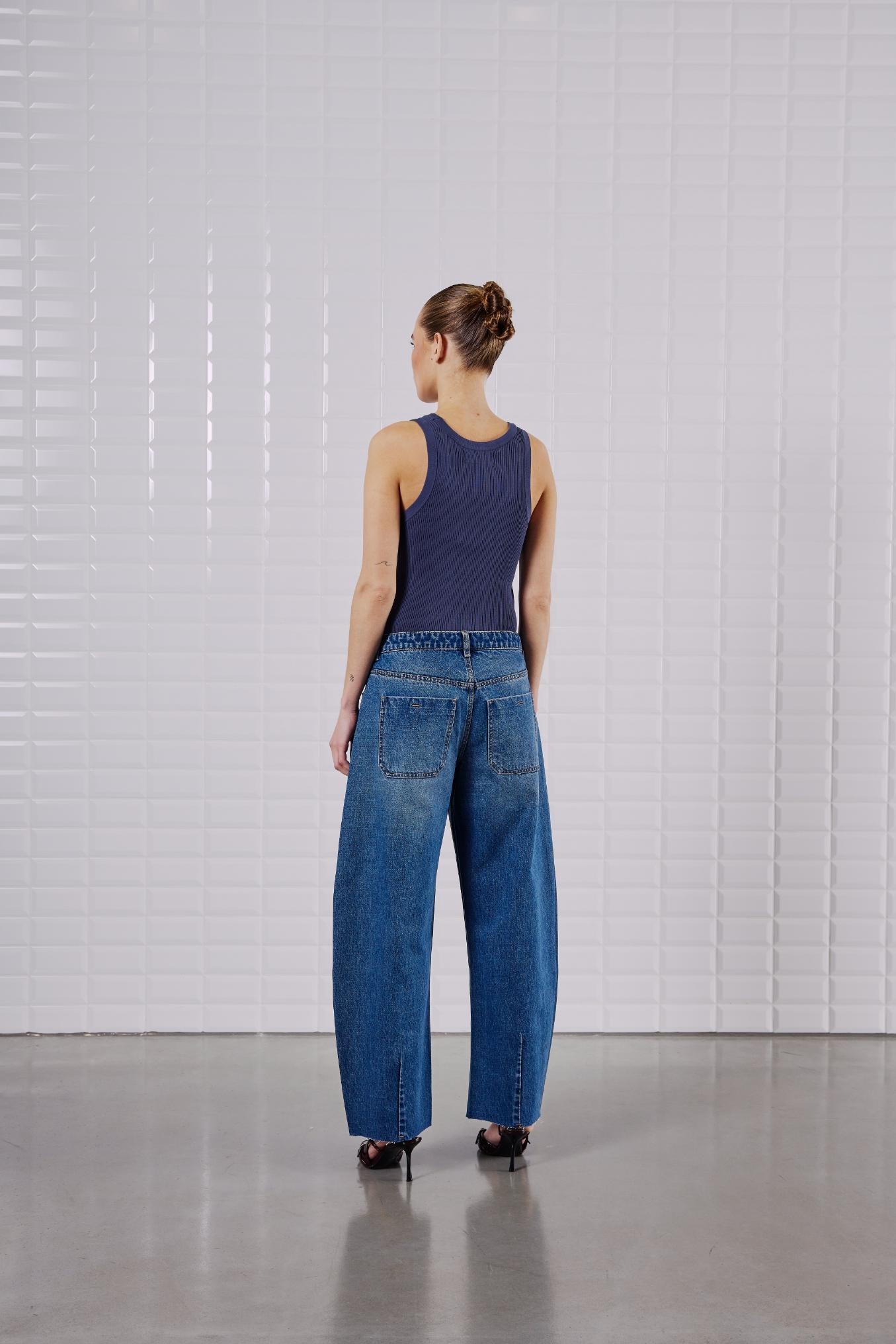 Wblepeyton Mw Barrel Leg Jeans Midnight Blue Denim