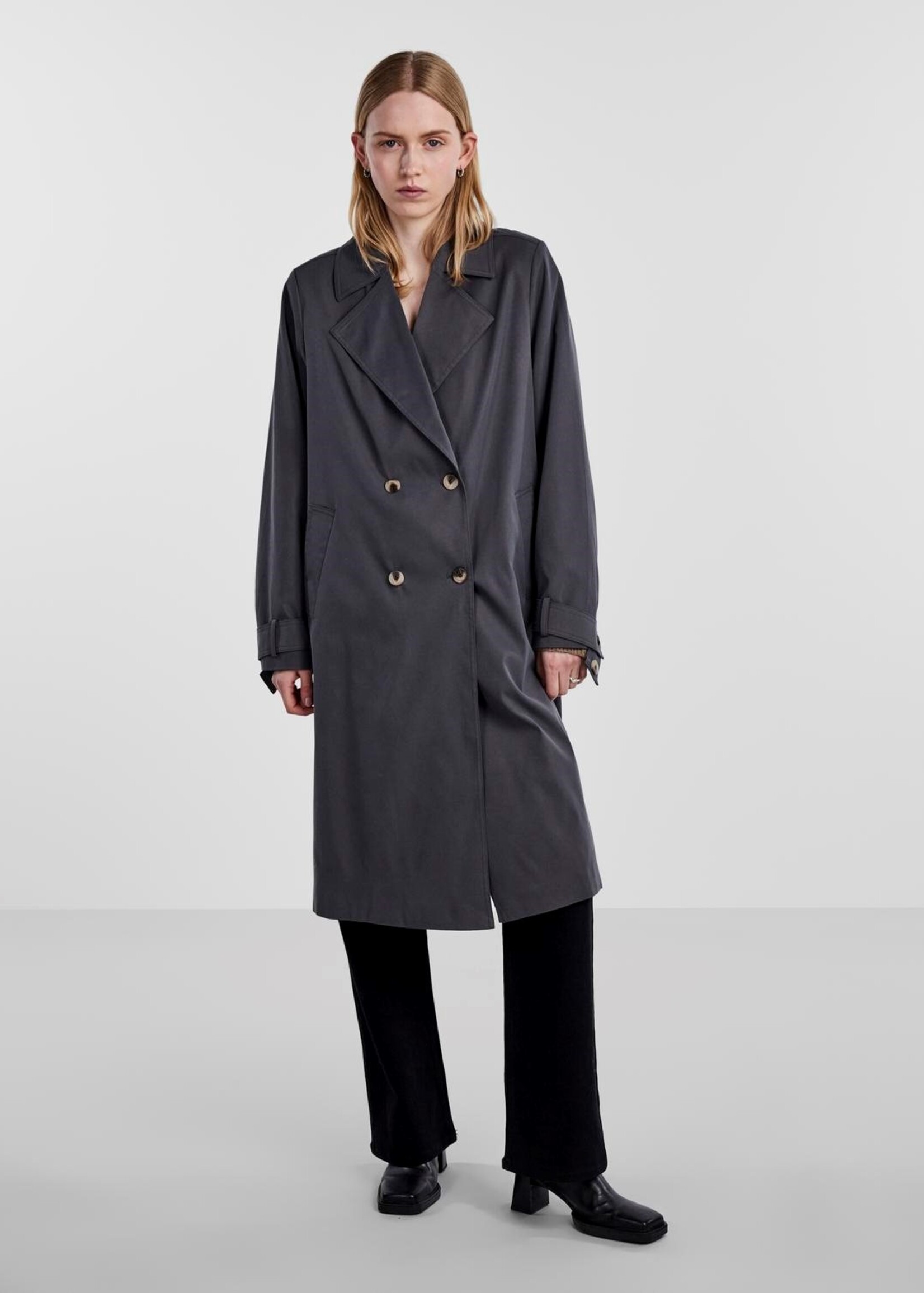 Pieces Pieces - Jikkie Trenchcoat met riem