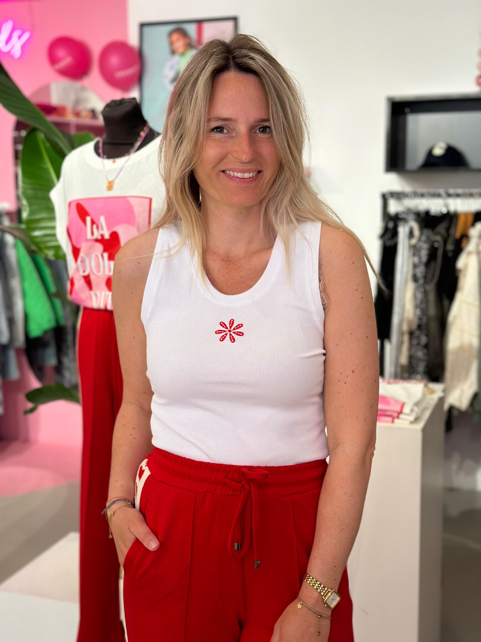 Topje Rode Bloem L Avenue FashionStore