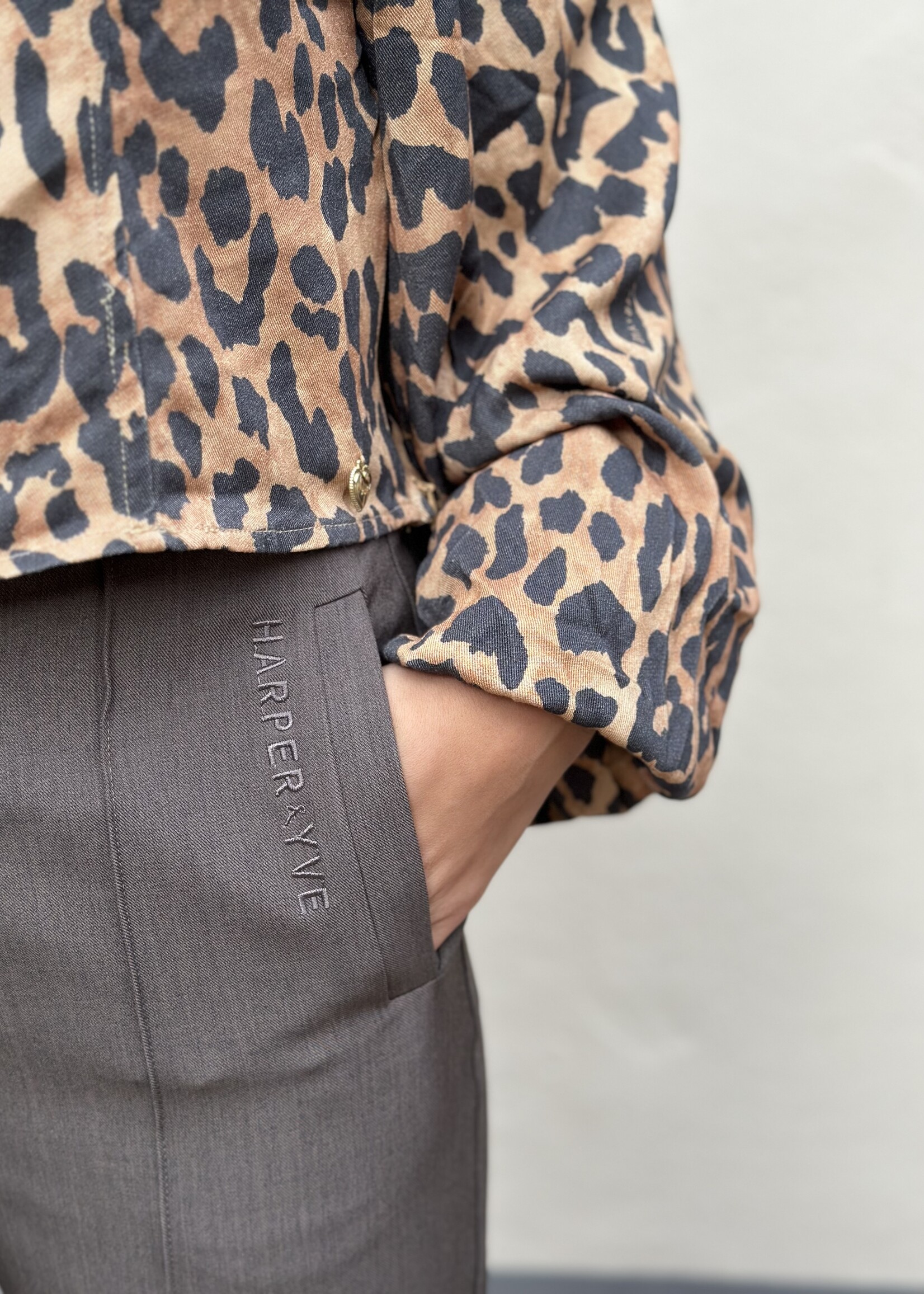 Harper & Yve Harper & Yve - Floor leopard top -