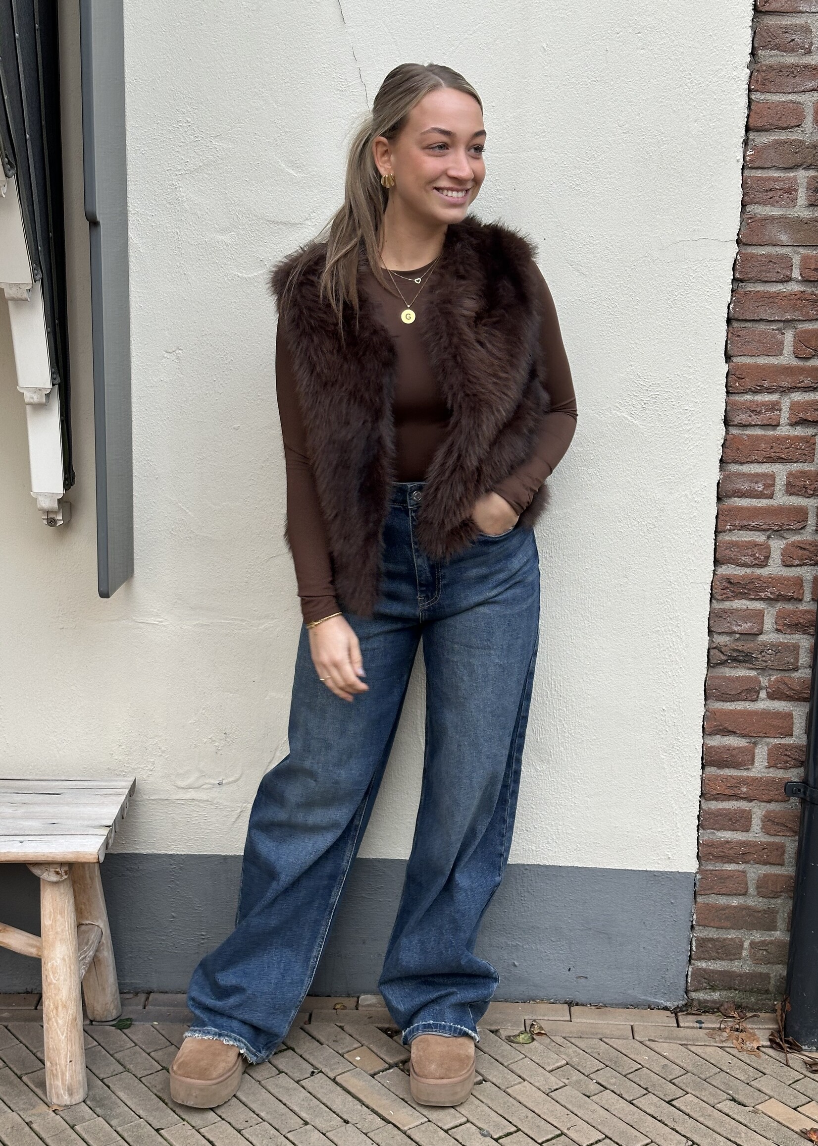 Fluffy gilet - brown-