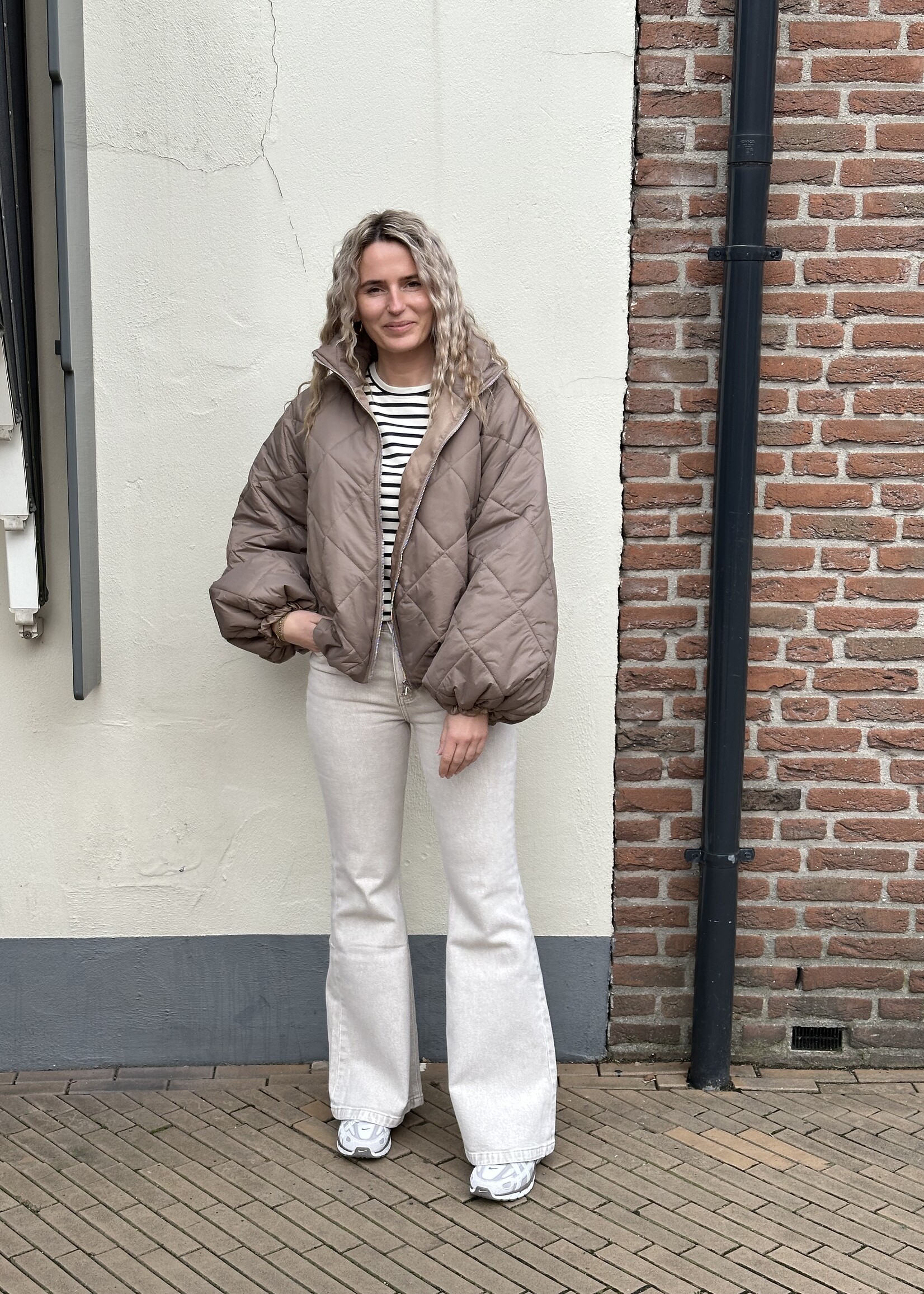 Queen Hearts Flair jeans - Sand