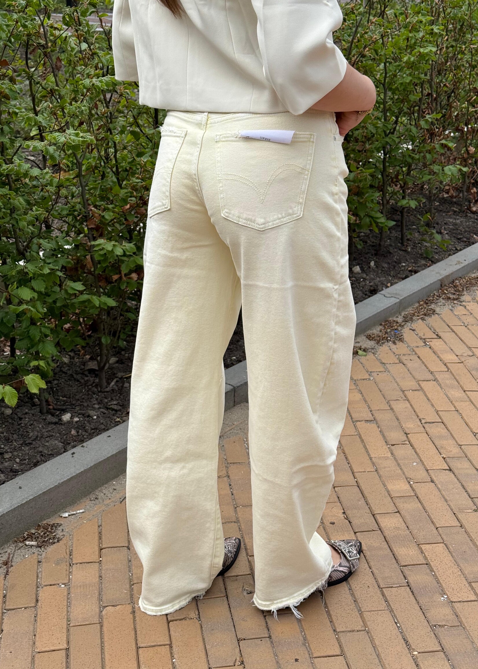 Queen Hearts Balloon Jeans - Butter Yellow