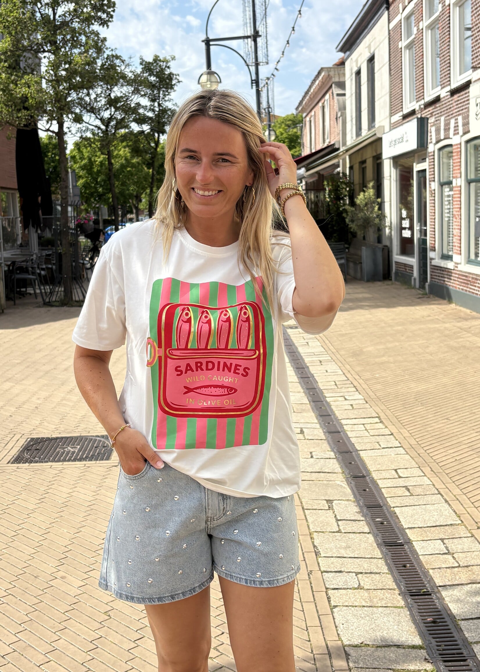 Shirt Sardines