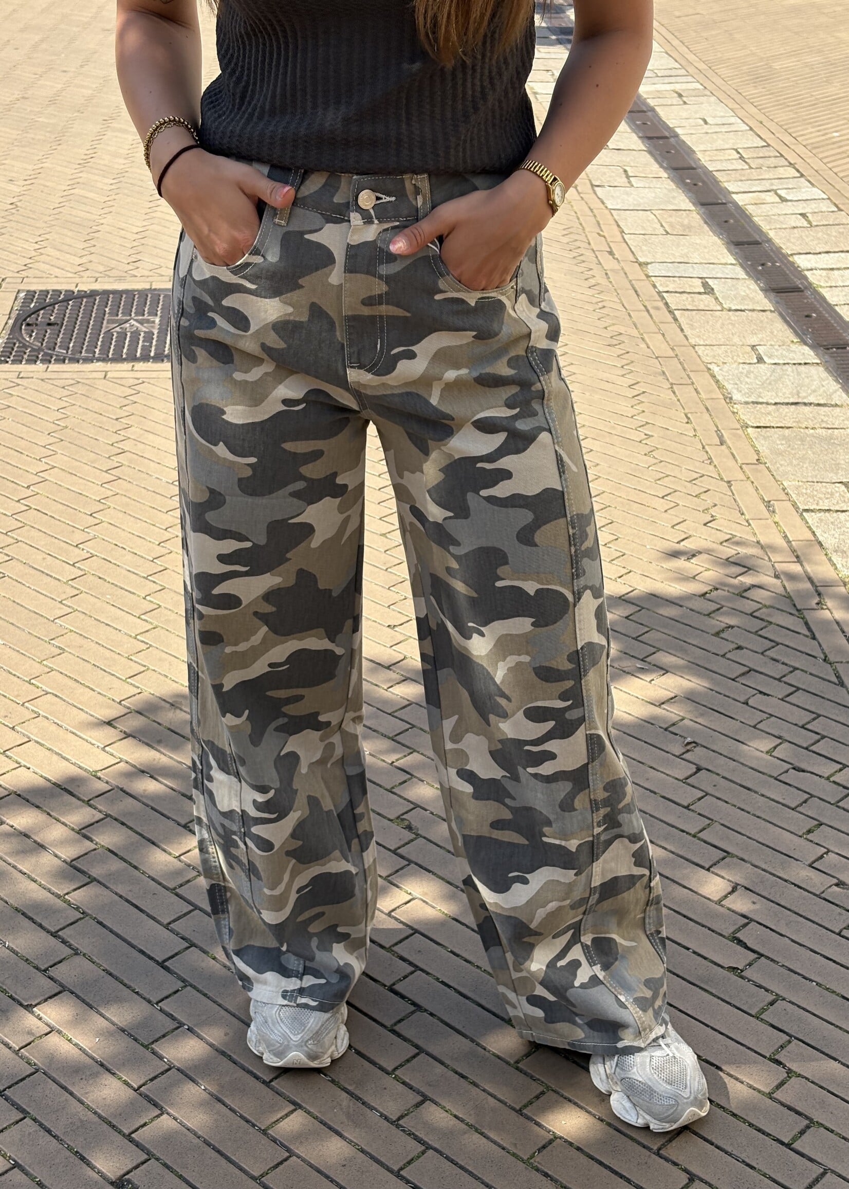 Queen Hearts Jeans Camo Sandy