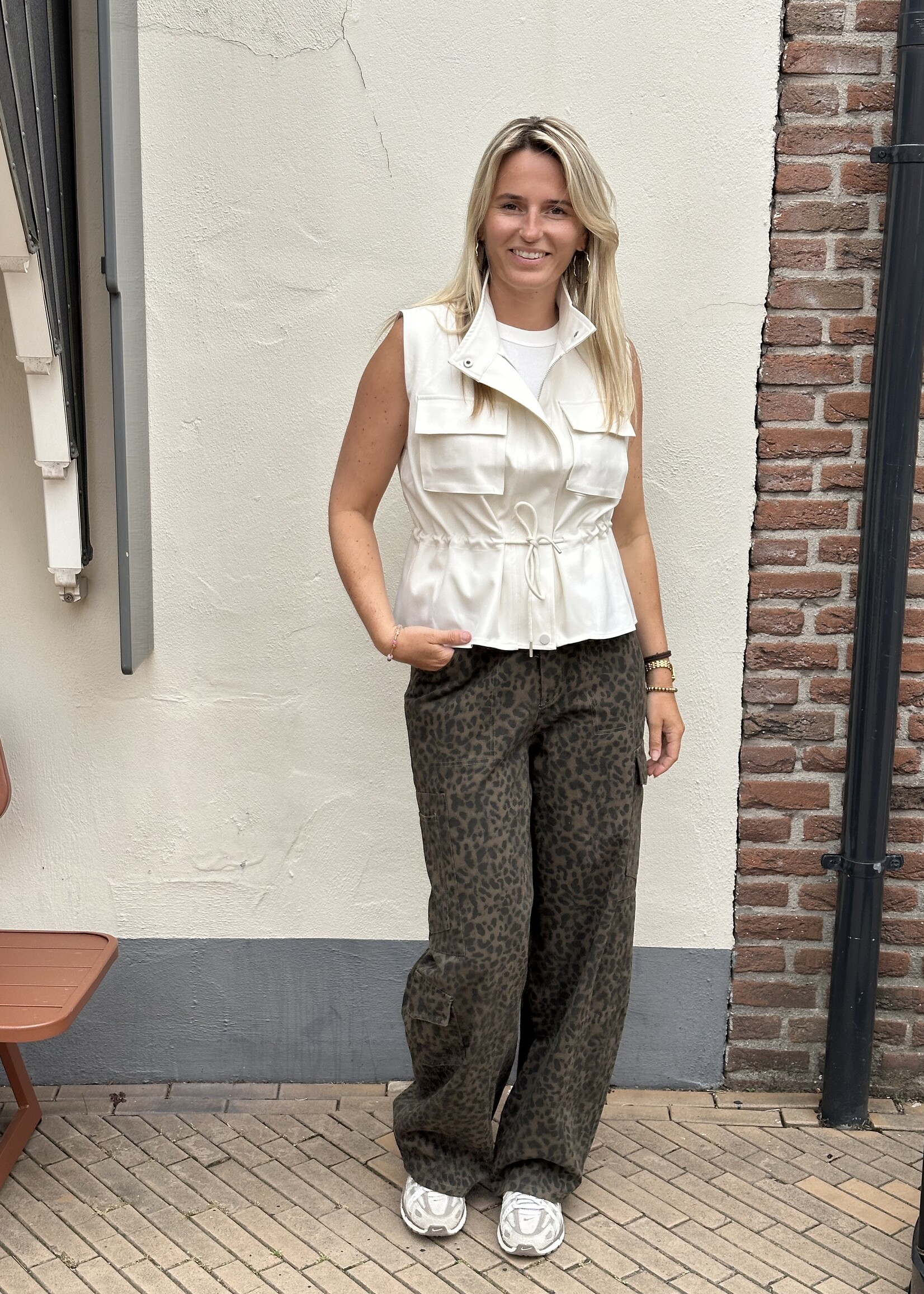 Ambika Gilet Aleid - White
