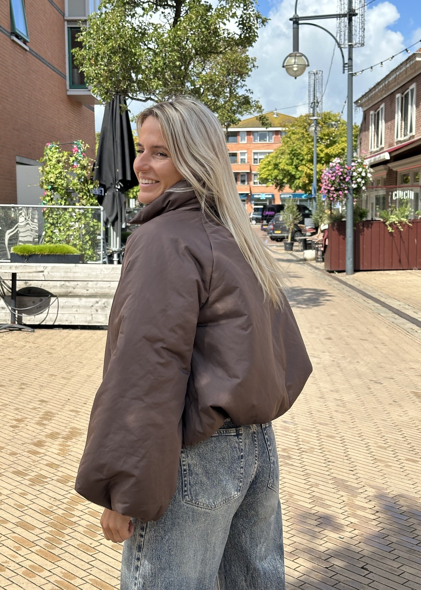 Jas Sam - bruin