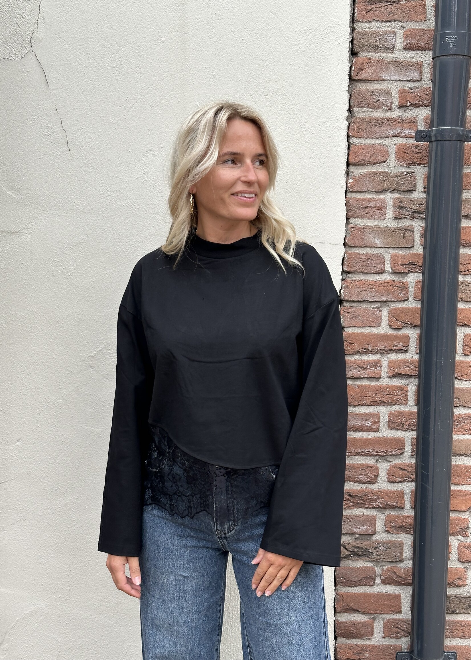 Longsleeve  Lace - zwart