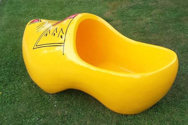 Giant woodenshoe 220cm