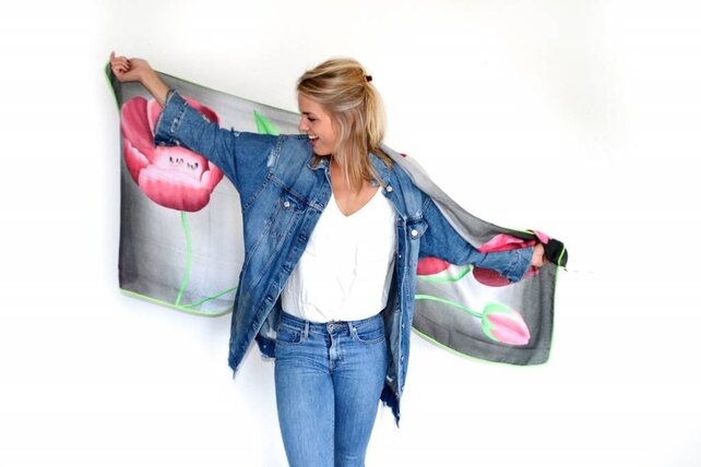 tulips Scarf grey with pink tulips tulips Scarf grey with pink tulips