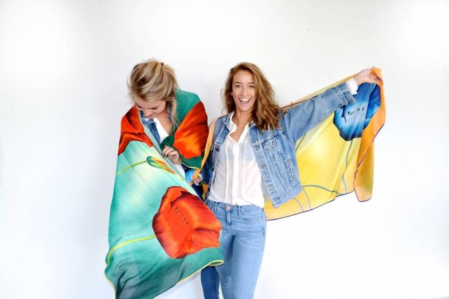 tulips Scarf dark green with red tulips tulips Scarf dark green with red tulips