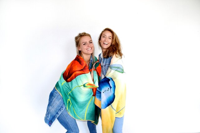 tulips Scarf dark green with red tulips tulips Scarf dark green with red tulips