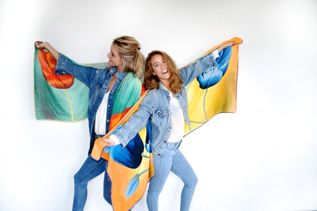 Tulpensjaal oranje met blauwe tulpen