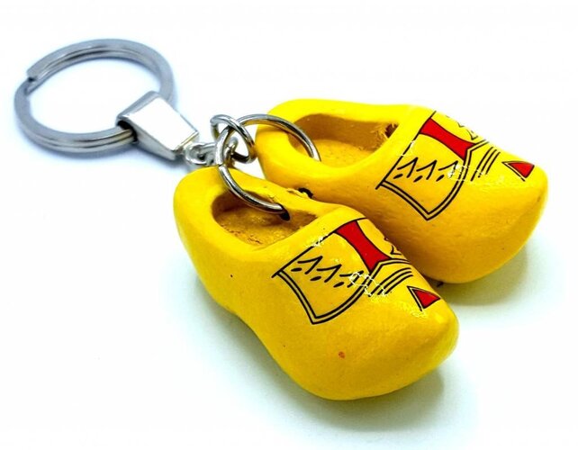 Klompsleutelhanger 2 klompjes Boerengeel Klompsleutelhanger 2 klompjes Boerengeel