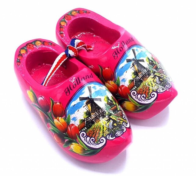 Souvenir woodenshoes 8cm dark pink