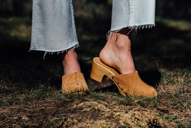 Beige high heel suede clogs @Dina