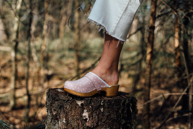 Swedish clogs pink dots
