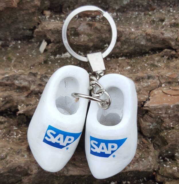 Keyhanger with two woodenshoes white with your logo