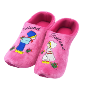 Holland slippers pink kissing couple