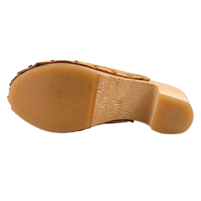 Beige high heel suede clogs @Dina