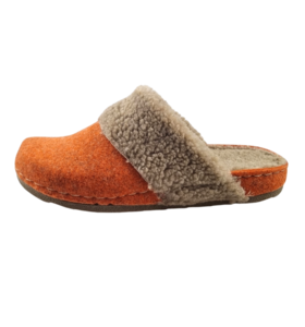 Warm Winter Clog Slippers – Comfortable Orange Slip-Ons