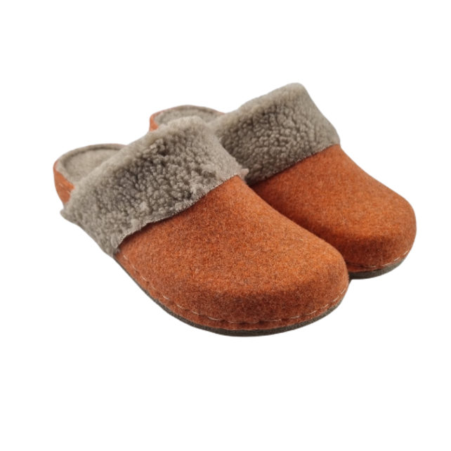 Warm Winter Clog Slippers – Comfortable Orange Slip-Ons