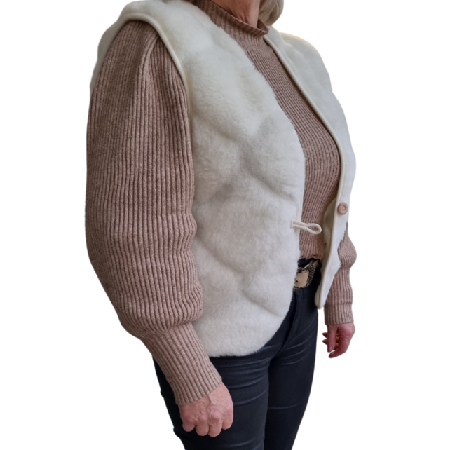 Gillet 100% wol wit met knoop