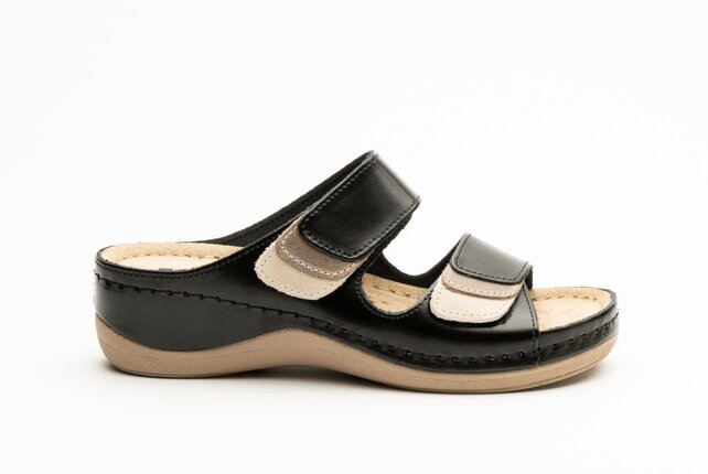 Sandalen met klitteband  en antislip nop in zool - zwart