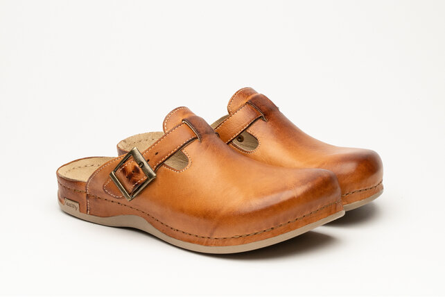 Men's slip-on clog in sizes 41 to 47 - with anti-slip stud - brown