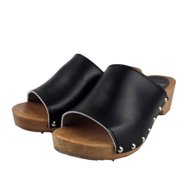 Dina Houten sandalen zwart met studs