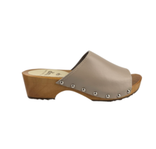 Dina wooden sandals beige with studs
