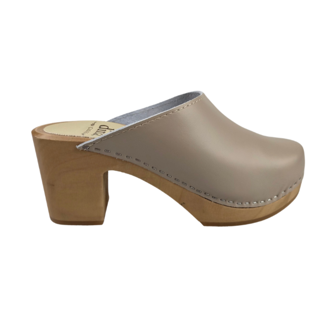 Scandinavische Clog Heels – Taupe Leder & Houten Hak