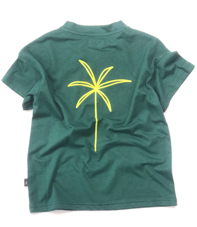 Vega Basics Groene t-shirt met gele palmboom print op de rug