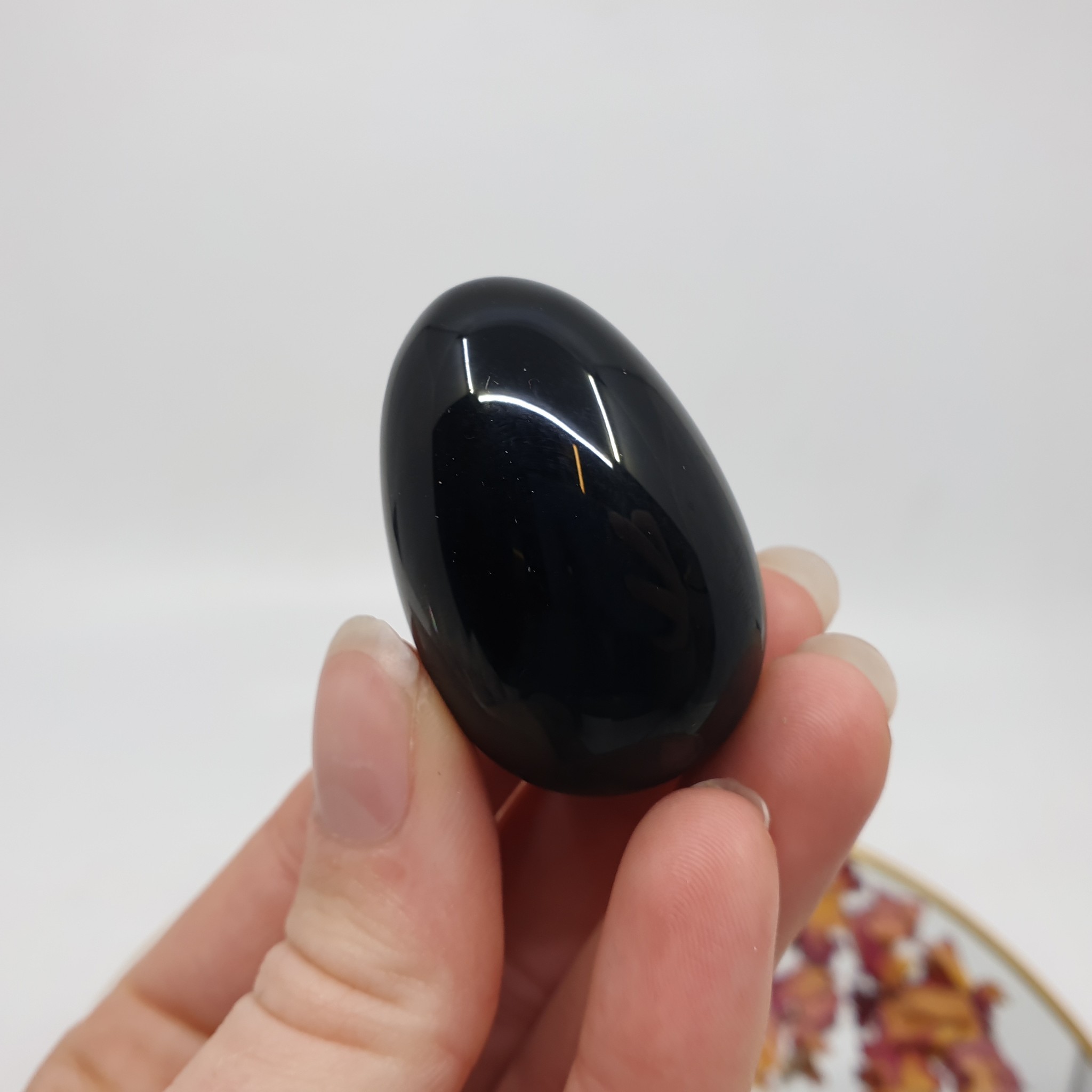 Yoni ei - Zwarte Obsidiaan M (met gaatje)