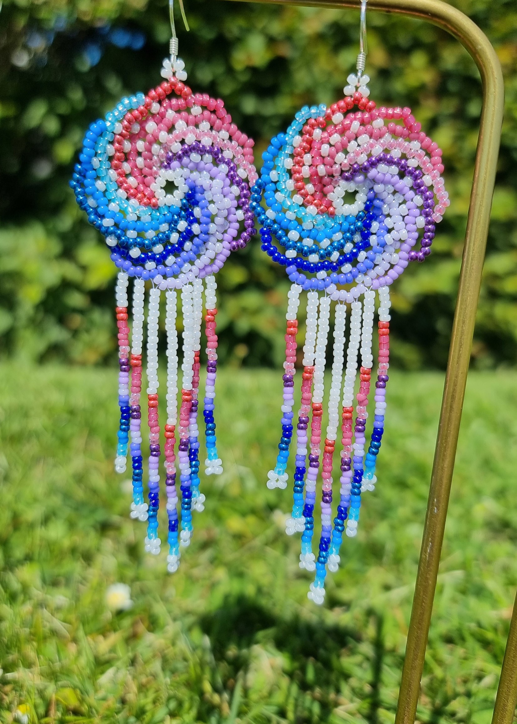 Mandala oorbellen - wit/paars/blauw